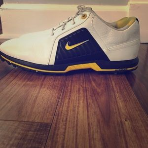 Nike Men's LiveStrong Golf Shoes